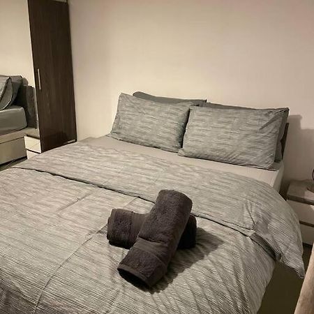 1 Bedroom Apartment Royal Docks Londres Extérieur photo