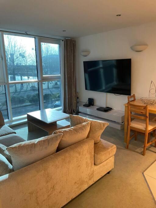 1 Bedroom Apartment Royal Docks Londres Extérieur photo