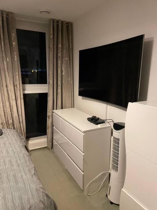 1 Bedroom Apartment Royal Docks Londres Extérieur photo