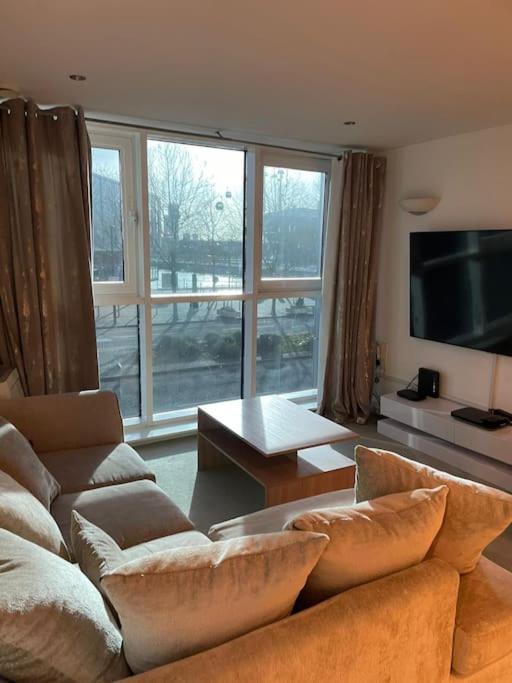 1 Bedroom Apartment Royal Docks Londres Extérieur photo